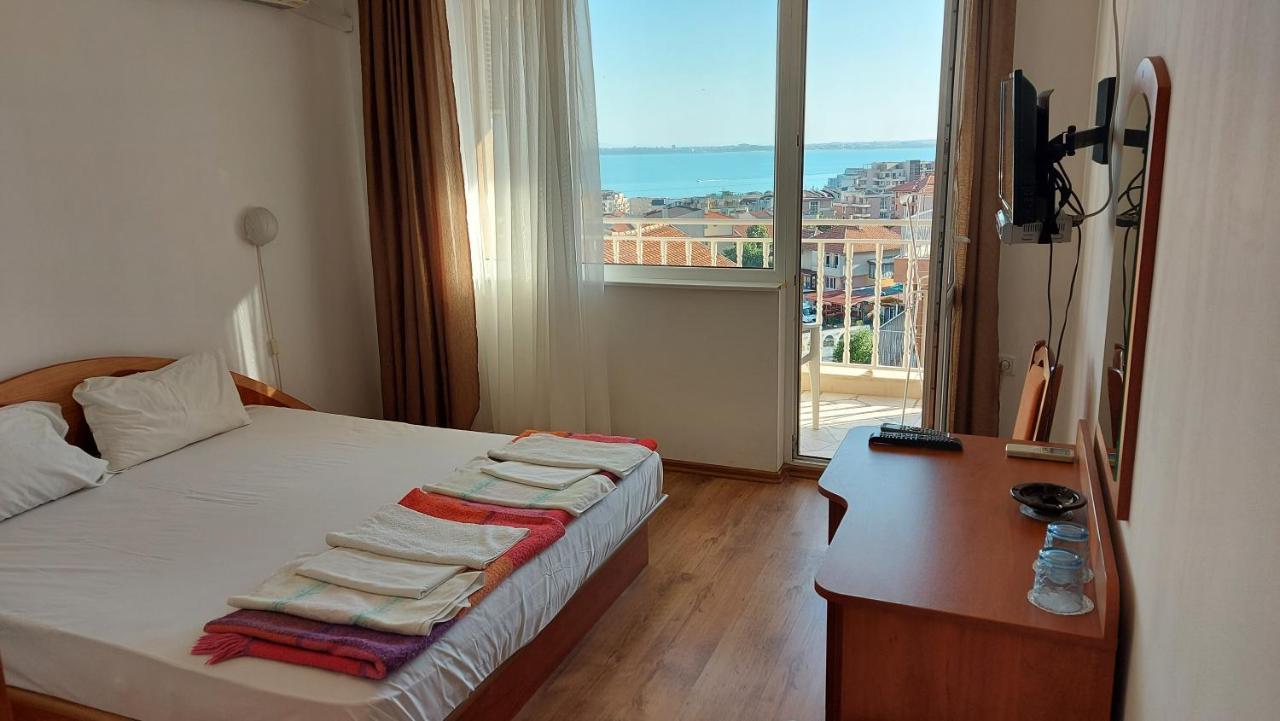 Guest House Rona - Free Parking And Sea View Sveti Vlas Eksteriør bilde