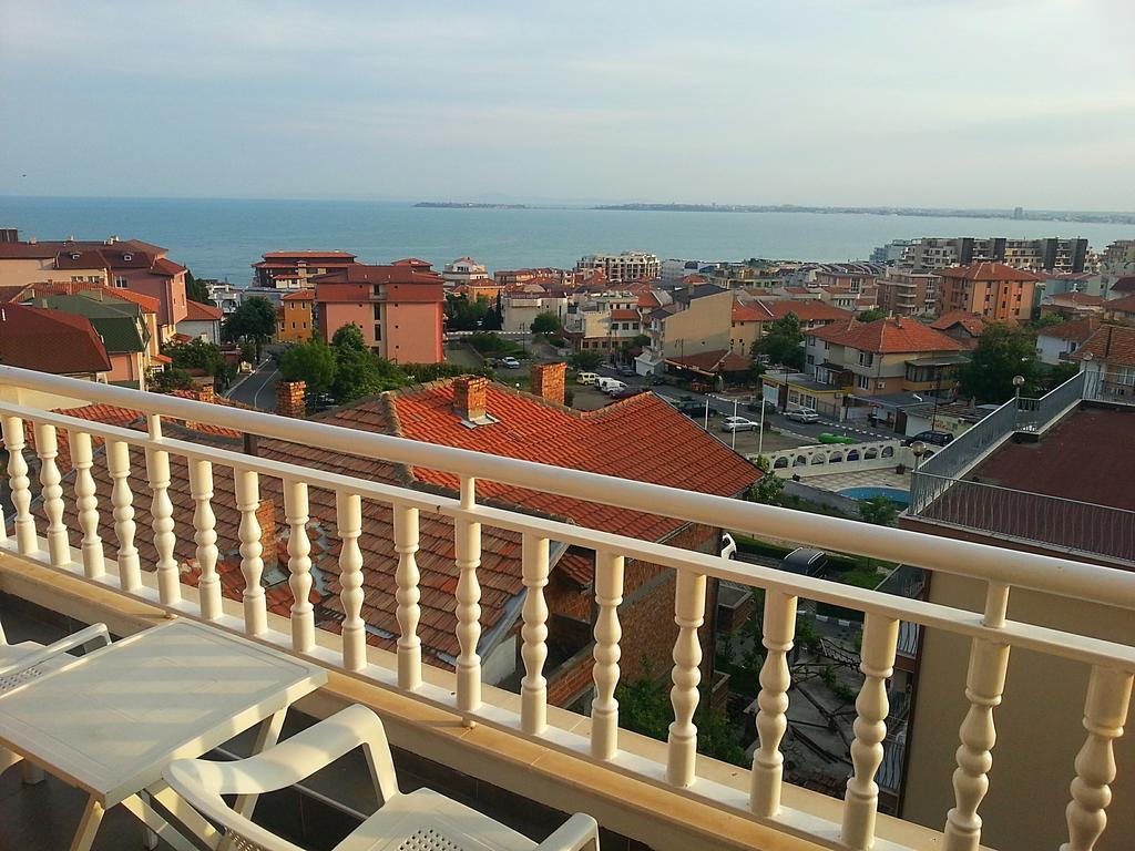 Guest House Rona - Free Parking And Sea View Sveti Vlas Eksteriør bilde