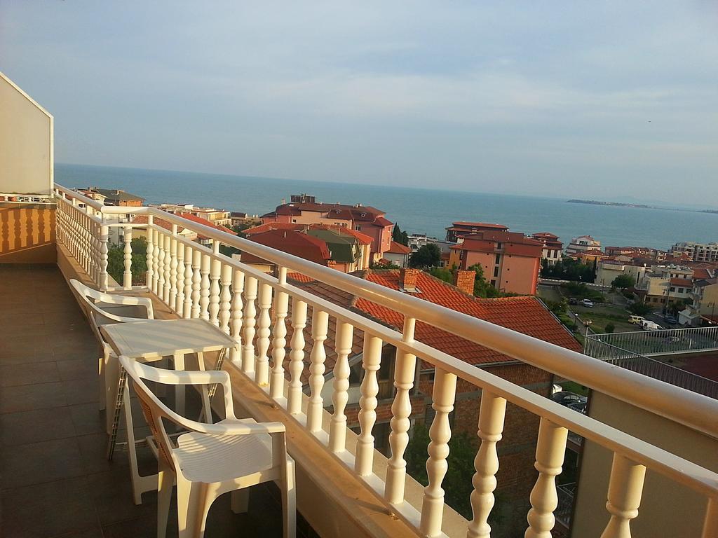 Guest House Rona - Free Parking And Sea View Sveti Vlas Eksteriør bilde